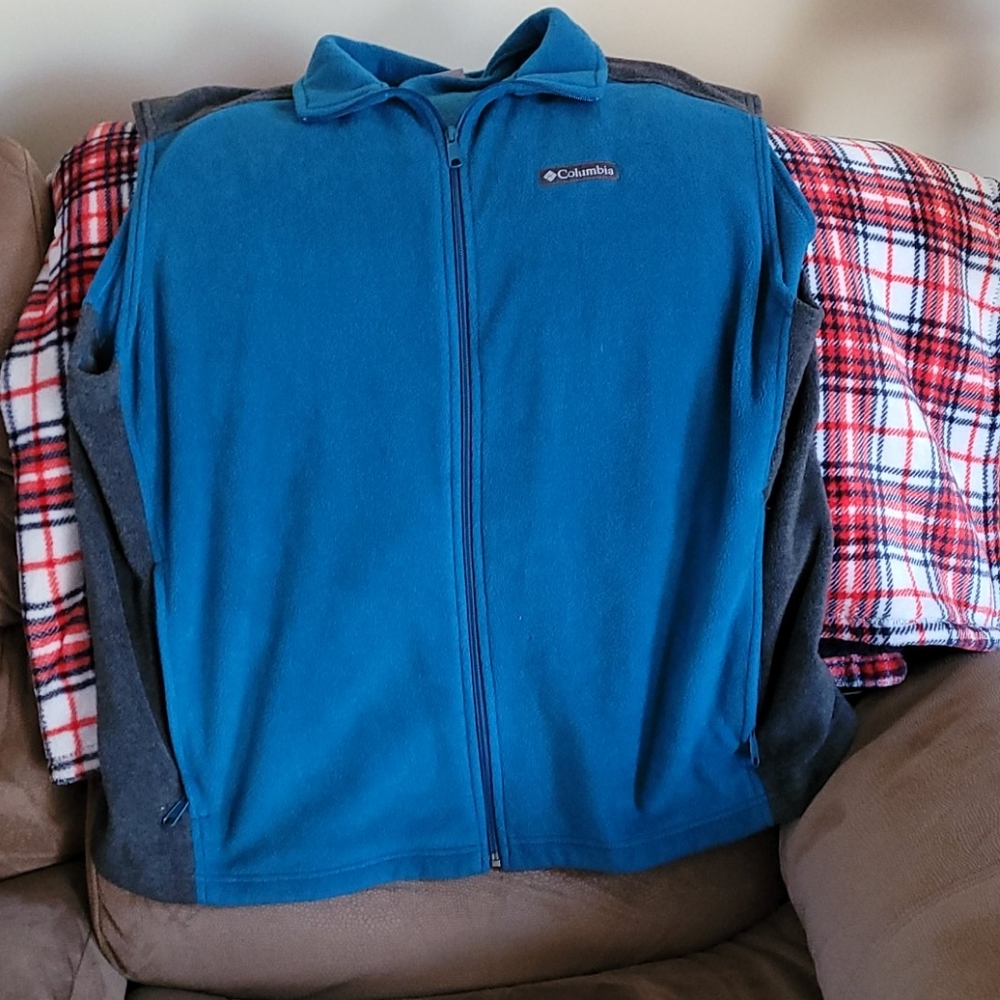Columbia fleece vest